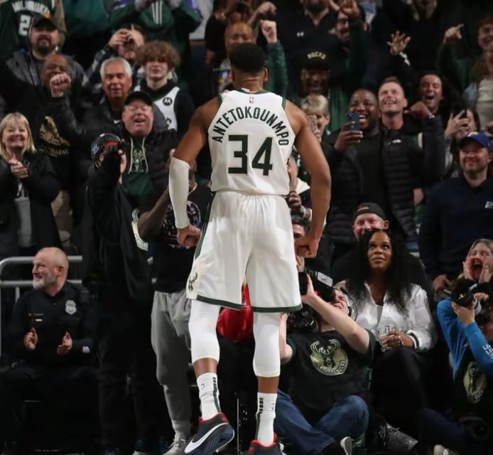 yy易游下载转折点！密尔沃基雄鹿战术微调；德甲今晨攻防权衡；引发热议；训练强度明显提升的简单介绍