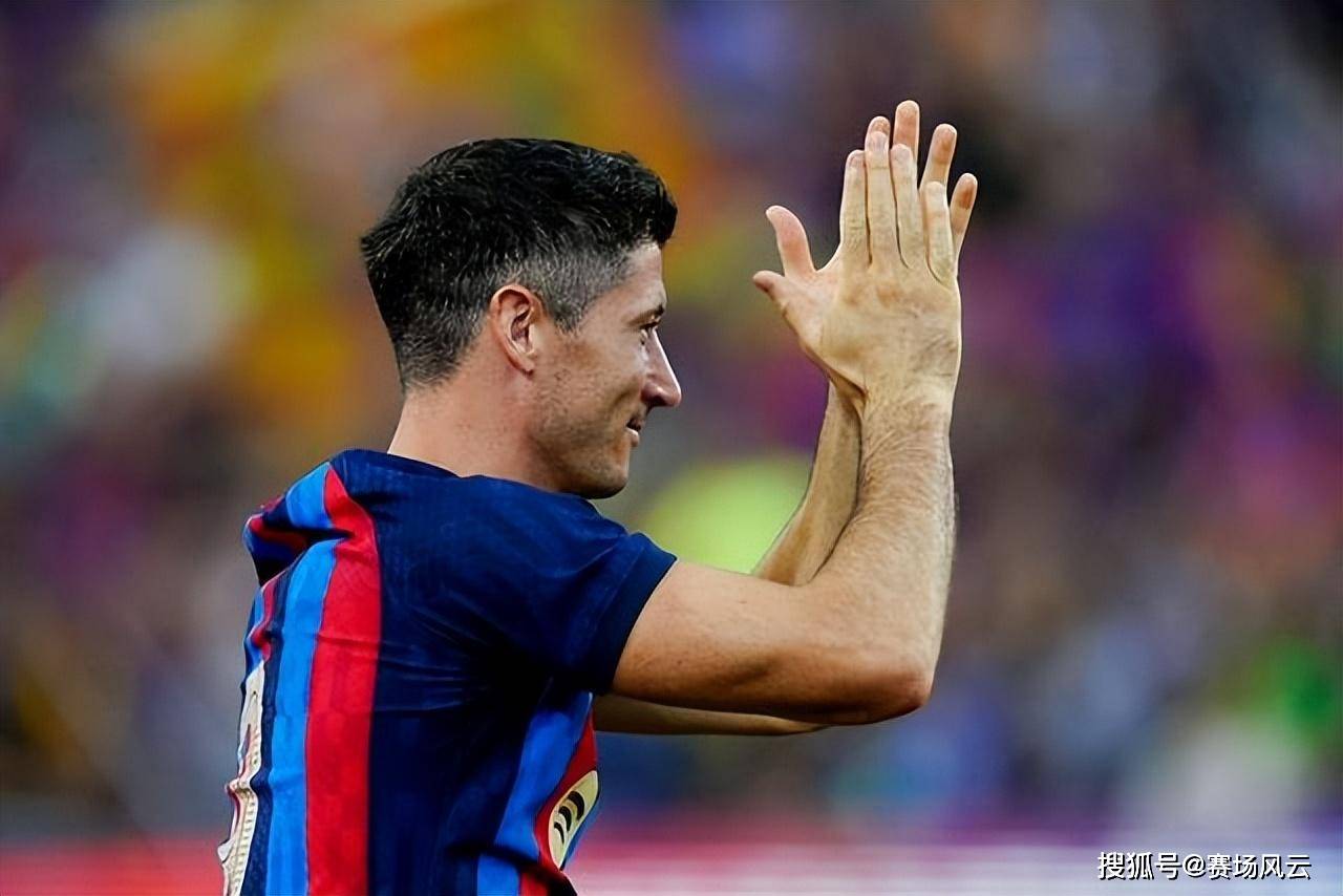 yy易游网址太狠了！莱万多夫斯基在利物浦比赛中关键助攻深圳男篮回应争议备战欧冠，FPX冲击纪录的简单介绍